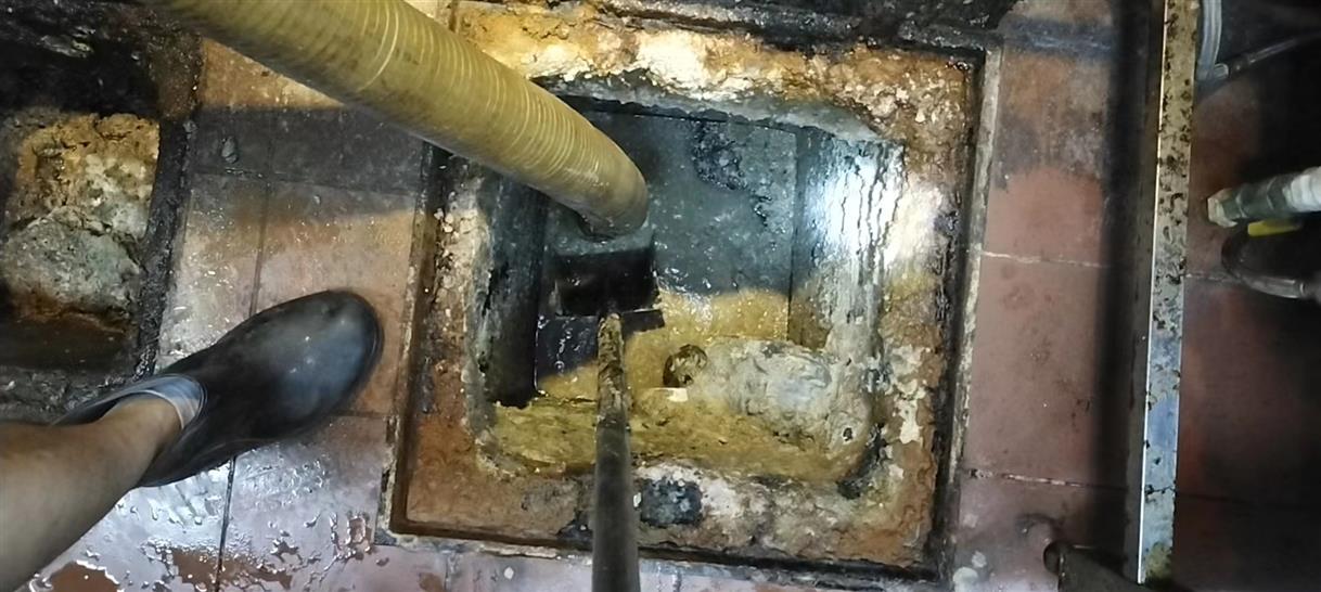从江污水池清理一般都有毒气，怎么预防中毒呢？